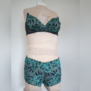 Elegant Black and Green Lace Lingerie Set